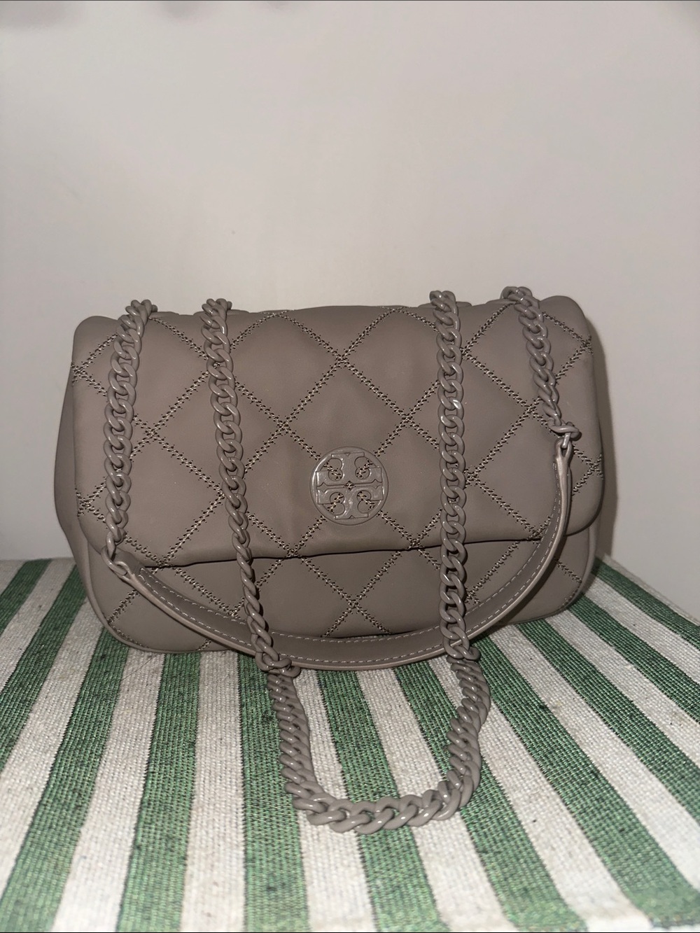 Tory Burch Quilted Chain Shoulder Bag in Taupe Gray
